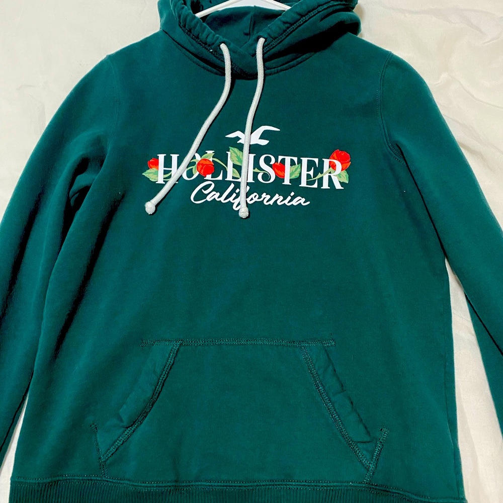 Hollister hoodie size XS